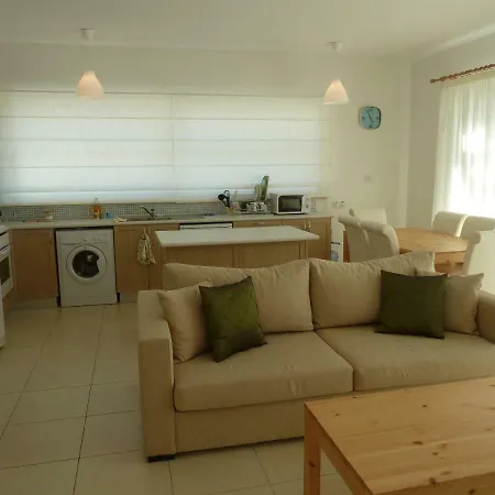 Апартаменты Sweetwaterbey Beachfront Yali
