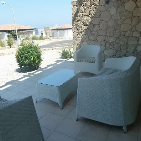 شقة Sweetwaterbey Beachfront Yali