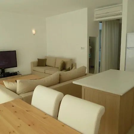 Sweetwaterbey Beachfront Апартаменты *